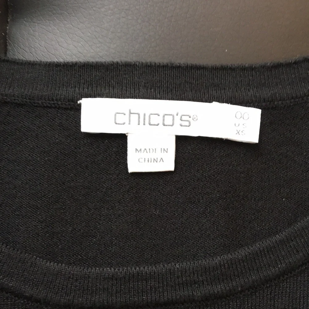 Chico’s Fine Gauge Knit Crewneck Pullover Sweater in Black w Gold Appliqué - Picture 9 of 10
